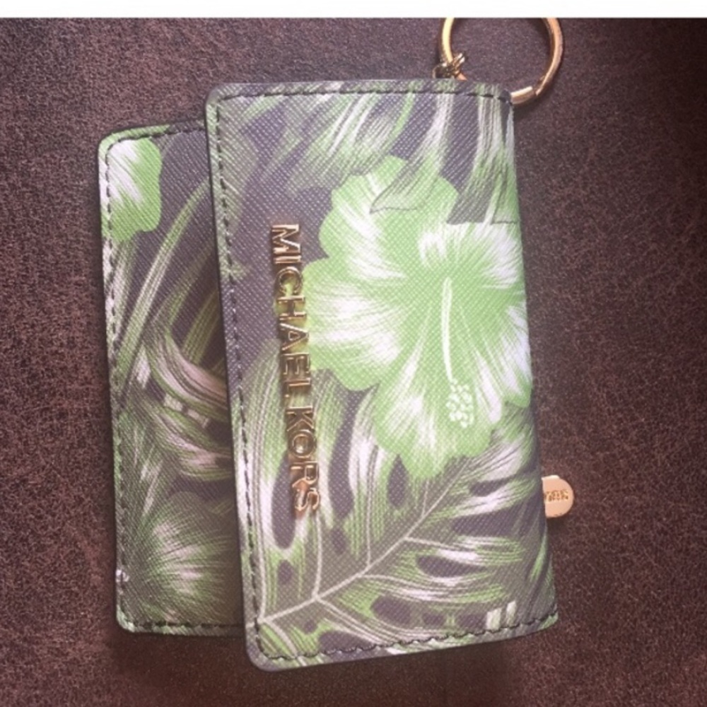 Purse - Picture 2 of 5